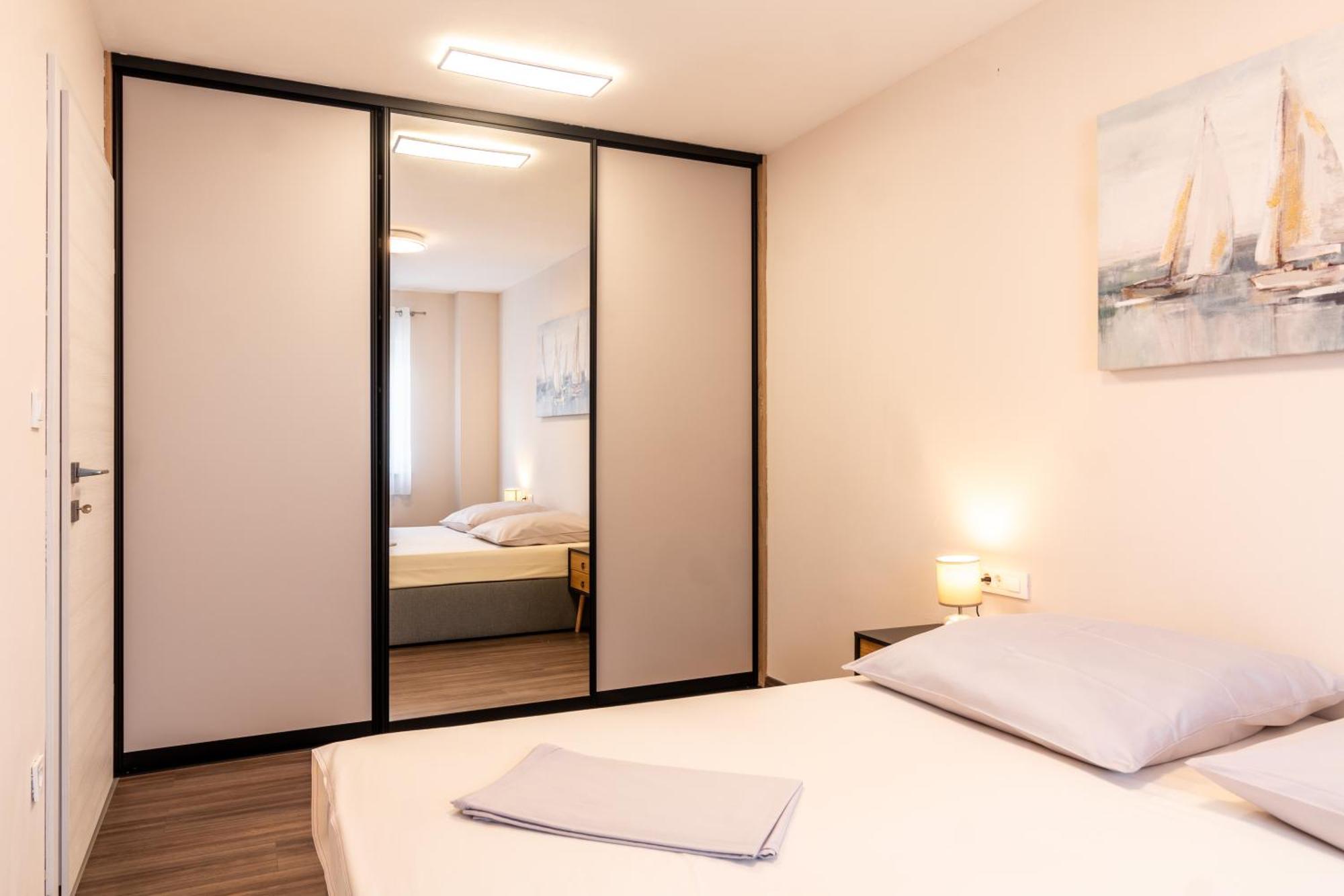 Apartmani Nela Kaštela Buitenkant foto